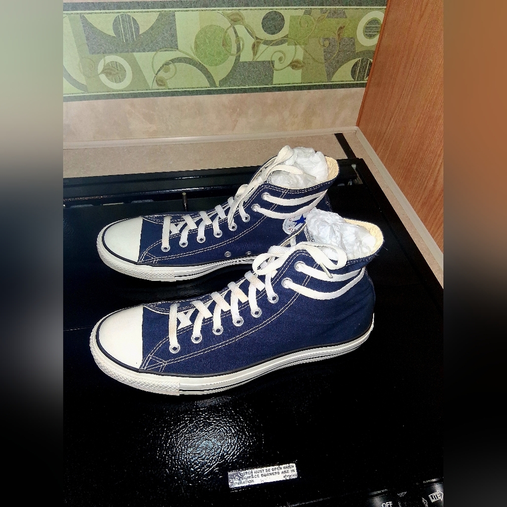 Converse Chuck Taylor All Star High Top - Navy Blue (Men’s 11 / Women’s 13)